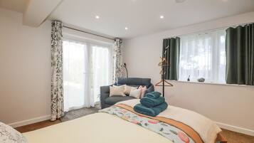 2 habitaciones, decoración personalizada y muebles diferentes