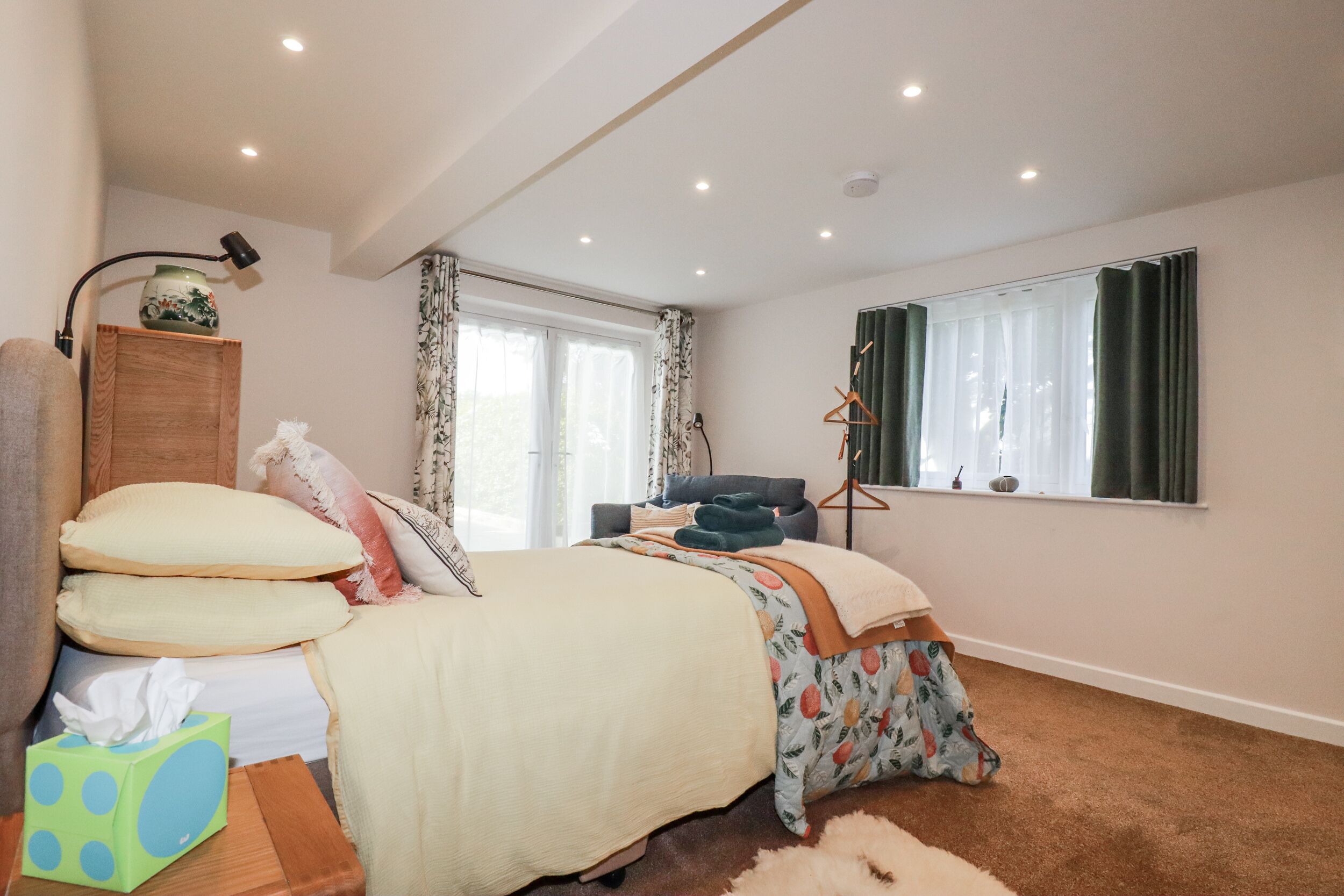 2 bedrooms, individually decorated, individually furnished, free WiFi