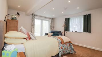 2 bedrooms, individually decorated, individually furnished, free WiFi