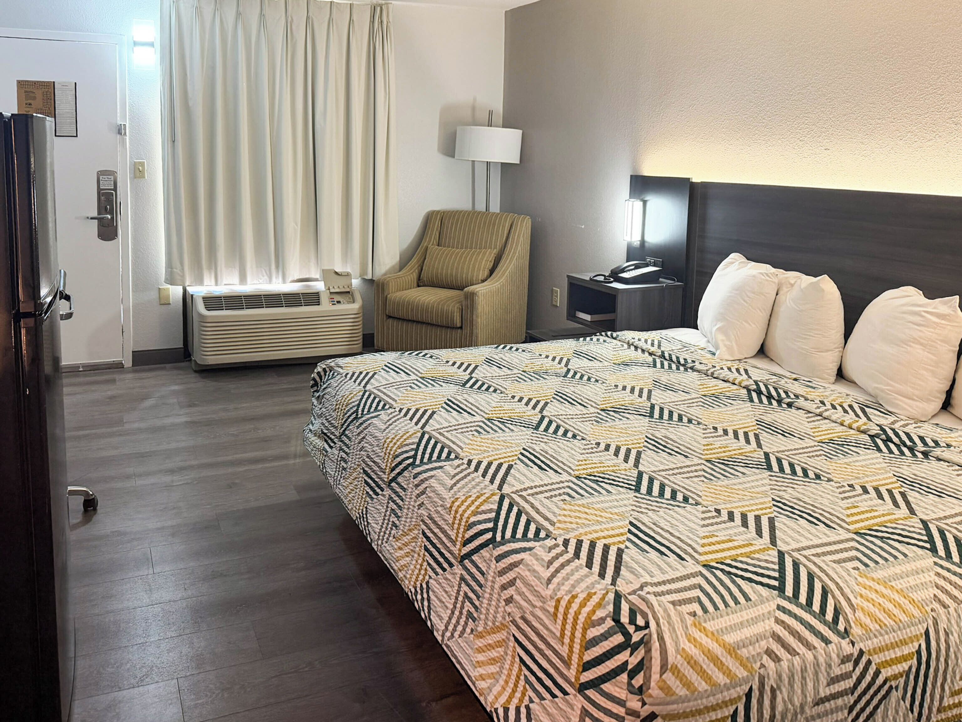 Free WiFi, bed sheets