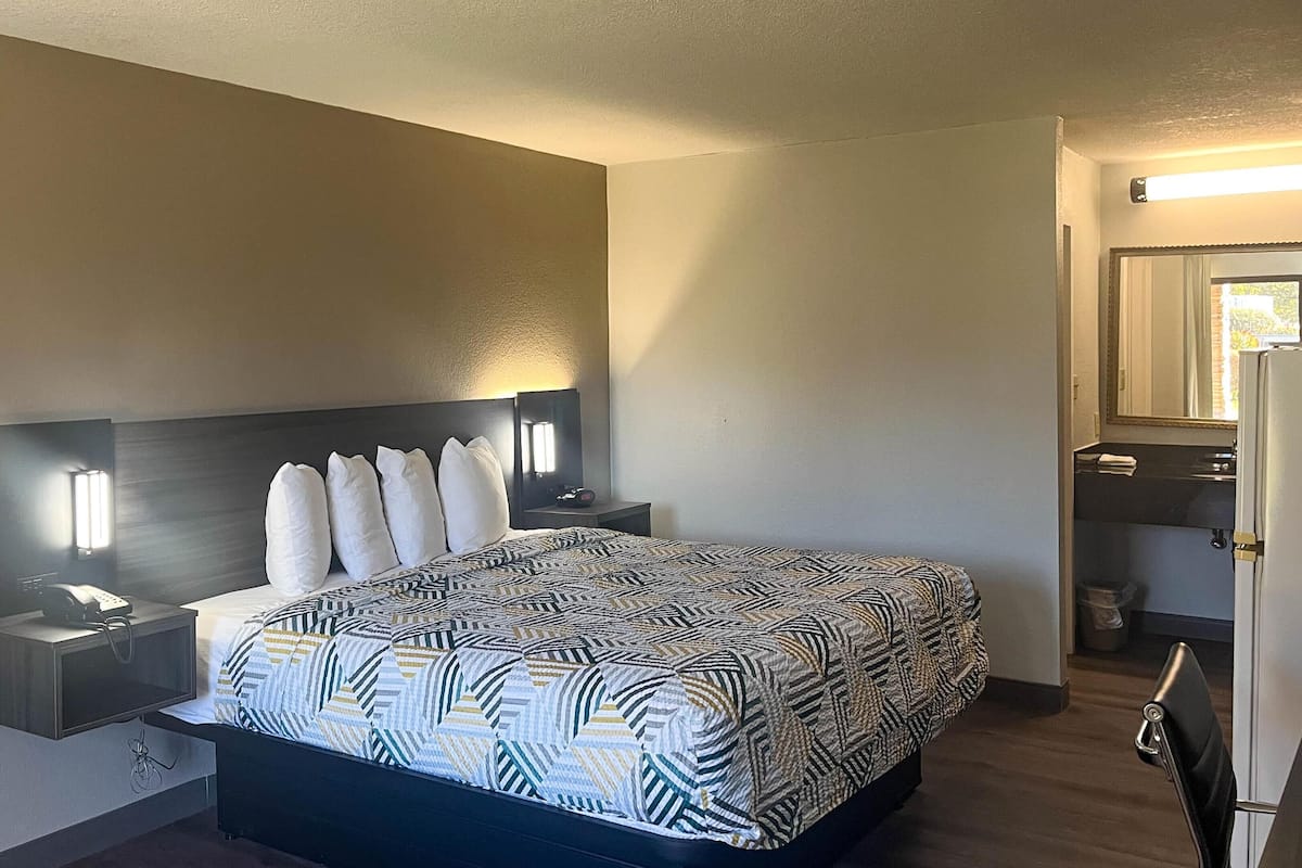 Free WiFi, bed sheets