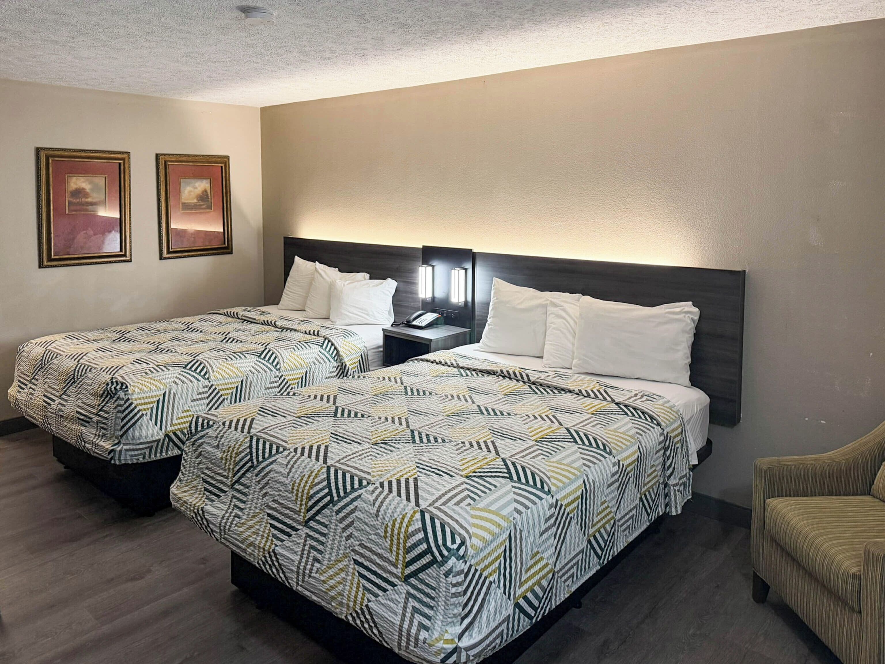 Kamar Standar, 2 Tempat Tidur Queen, Bebas Asap Rokok, dapur | Wi-Fi gratis dan seprai linen
