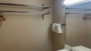 Towels - MOTEL 6 Victorville Green Tree Blvd (Victorville)