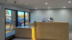 Reception - MOTEL 6 Victorville Green Tree Blvd (Victorville)