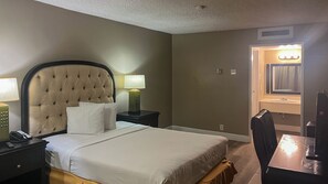 Deluxe Room, 1 King Bed (Refrigerator & Microwave) | Bed sheets - Motel 6 Victorville, Ca - Civic Center / Route 66 (Victorville)