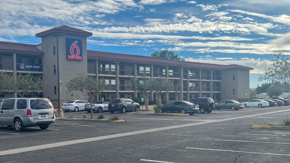 Exterior - Motel 6 Victorville, Ca - Civic Center / Route 66 (Victorville)
