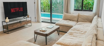 Casa Ola – Steps from the Beach! Pool & BBQ Oasis in Playa Venao