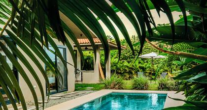 Casa Ola – Steps from the Beach, Pool & BBQ Oasis in Playa Venao