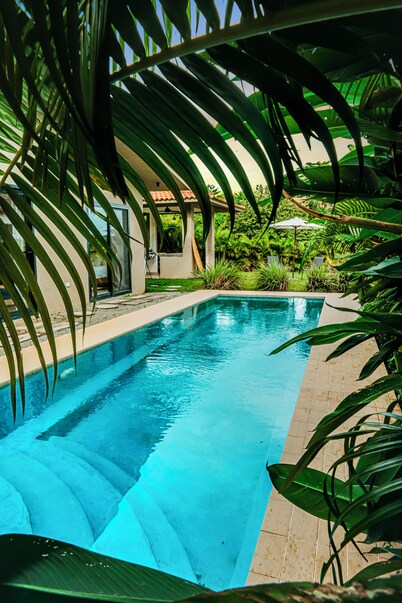 Casa Ola – Steps from the Beach, Pool & BBQ Oasis in Playa Venao