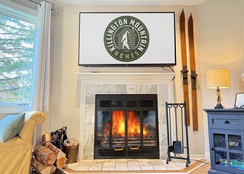 SlopeSide Sanctuary- Pool, Fire place, ski on/off