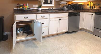 Cozy 2-bedroom condo in charming Rumford