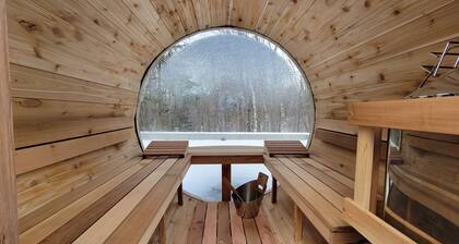 Architectural forest cottage 75 minutes from Montreal.