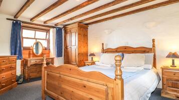 3 dormitoris, decoració individual i mobiliari individual