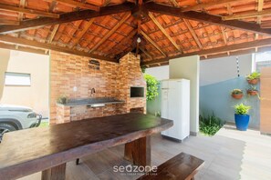 Apartamento básico | Restaurante al aire libre