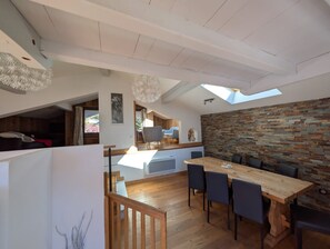 Dining - Chalet 'Petit Alpain' with Balcony and Wi-Fi (Saint-Marcel)
