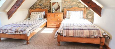 4 ห้องนอน, ห้องพักตกแต่งอย่างมีเอกลักษณ์, ตกแต่งพิเศษโดยเฉพาะ, Wi-Fi ฟรี