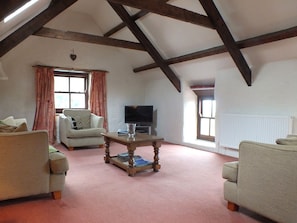 Living area - Ty Cariad (Newport)