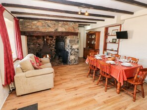 Interior - Ty Fferm (Newport)