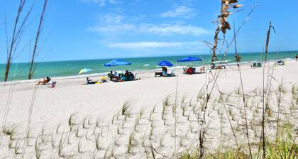 Bright, Gulf front condo just steps from the beach