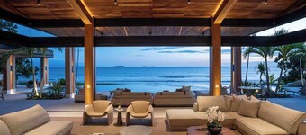 Casa Xielo: 9BR Ultra-Estate w/ Chef & Butler