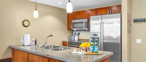 Coffee/tea maker, fridge, microwave, oven