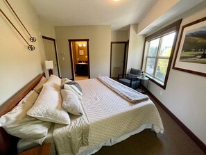 2 bedrooms, free WiFi, bed sheets - 2 Bed, 2 Bath Condo w/ Gas FP & Heated Parking! (Fernie)
