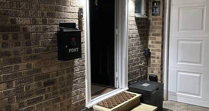 Spotless & Stylish Stay in Windsor – Free Parking & Ultra Fast Internet