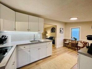 Fridge, microwave, coffee/tea maker, toaster - The Crooked Cottage! 1 Bed, 1 Bath - Entire House (Lethbridge)