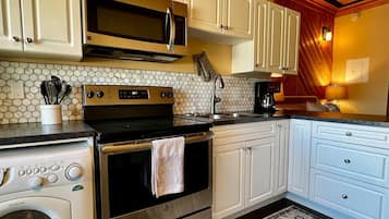 Microwave, oven, stovetop, coffee/tea maker