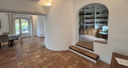 Countryside villa with swimming pool