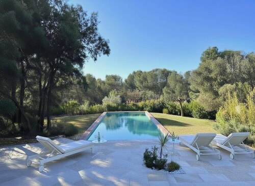 Countryside villa with swimming pool