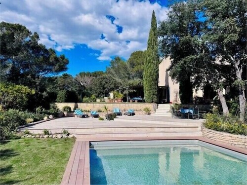 Countryside villa with swimming pool
