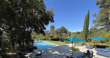 Countryside villa with swimming pool