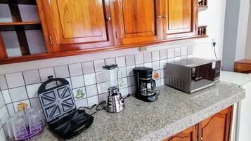 電子レンジ、オーブン、コンロ