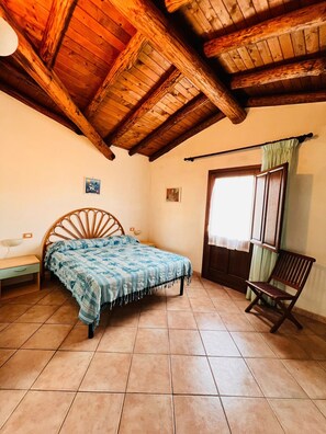 Apartment | Iron/ironing board, cribs/infant beds - Trilocale Le Genuasi San Teodoro (San Teodoro)