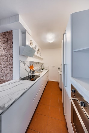 ميكروويف، فرن، غسالة أطباق، محمصة خبز