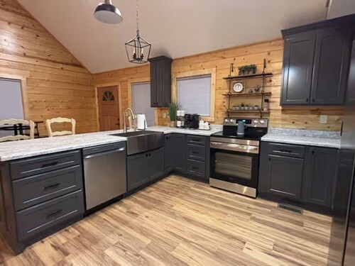 Relax & Recharge at Firefly Cabin