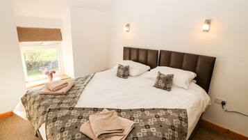 3 bedrooms, individually decorated, individually furnished, free WiFi