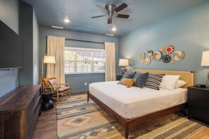 4 habitaciones, tabla de planchar con plancha y cuna de viaje