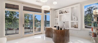 THE LUXE LAKESIDE RETREAT