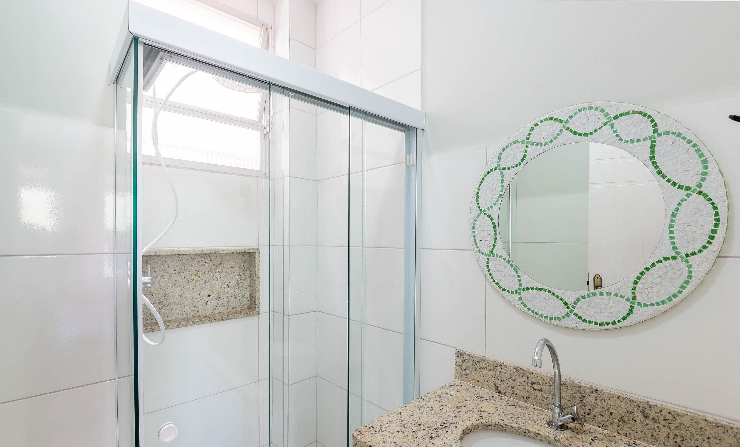 Basic Apartment | Bathroom