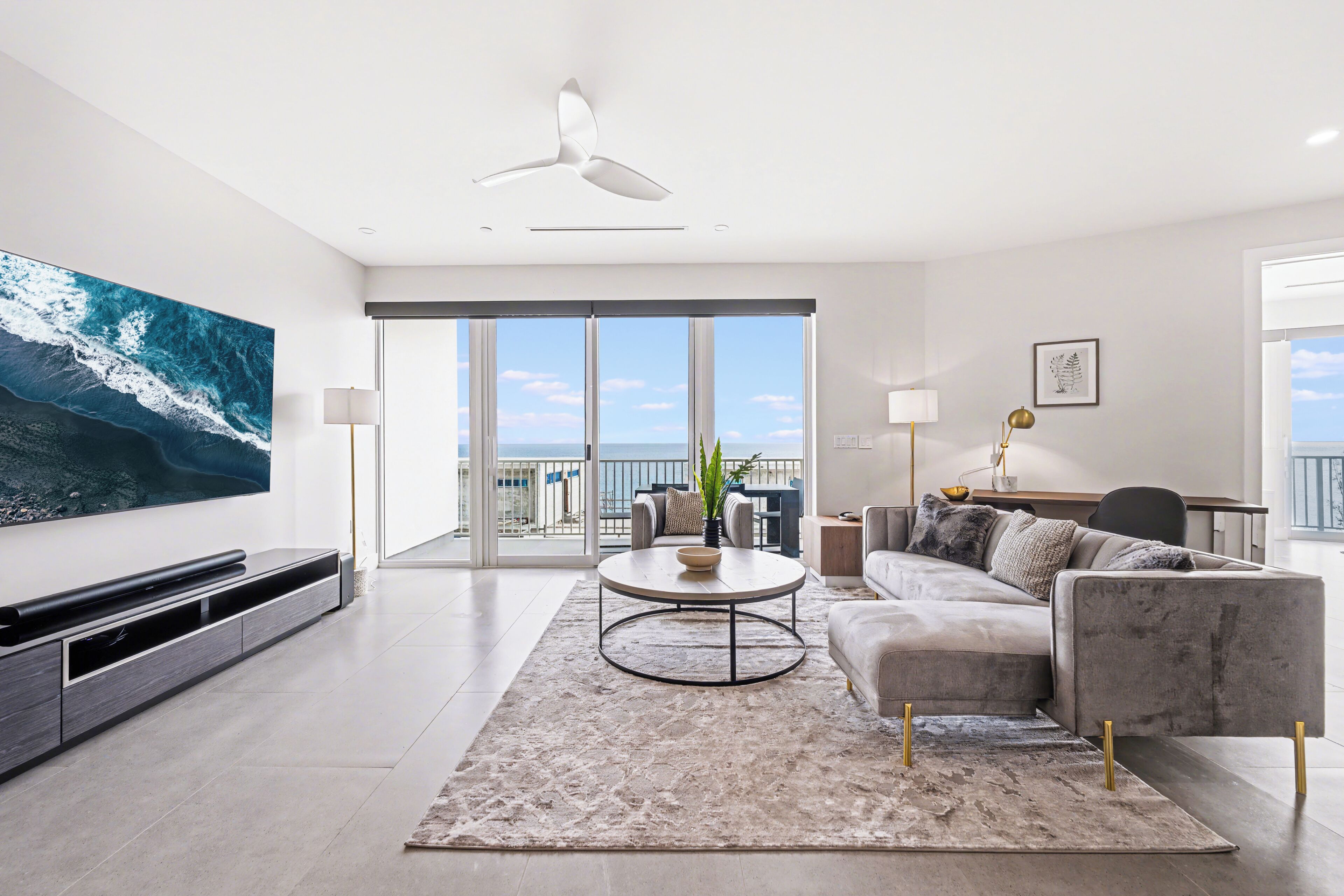 204 - 3 Bedroom Ocean View (2nd Floor) | Living area