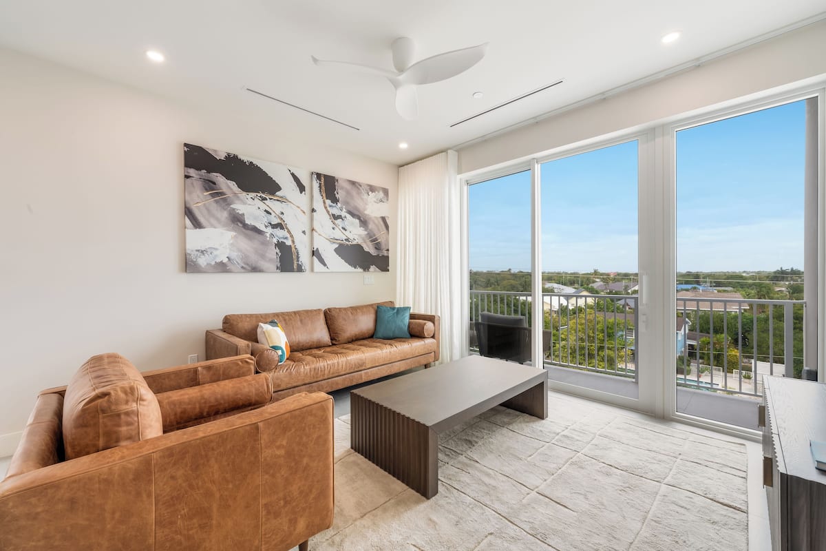 310 - 1 Bedroom Island View (3rd Floor) | Stofa