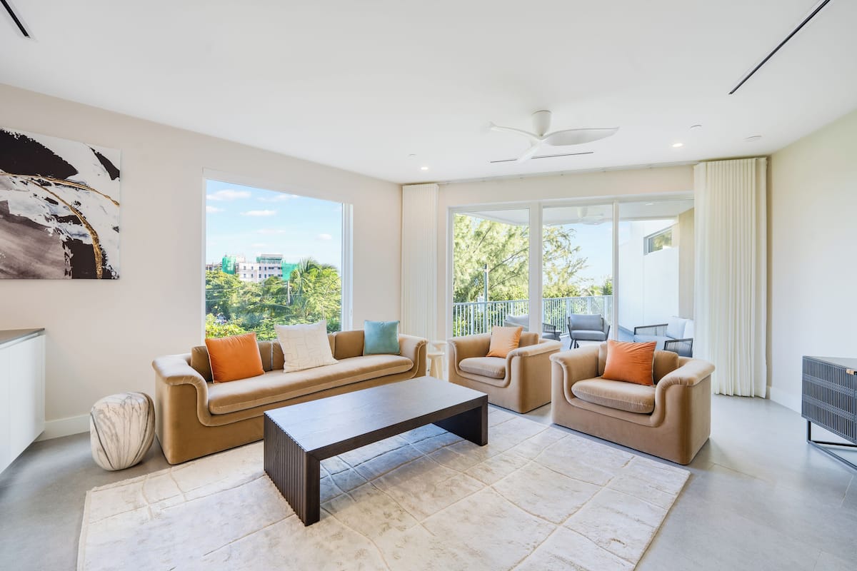 209 - 1 Bedroom Partial Ocean View (2nd Floor) | Zona de estar