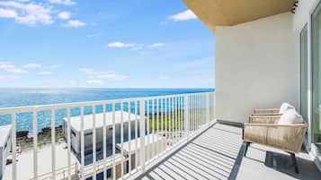 405 - 2 Bedroom Ocean View (4th Floor) | Vue depuis le balcon