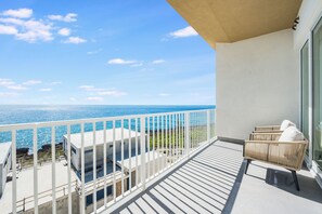 405 - 2 Bedroom Ocean View (4th Floor) | 阳台景观