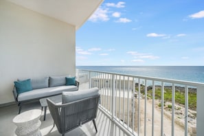 303 - 2 Bedroom Ocean View (3rd Floor) | 발코니