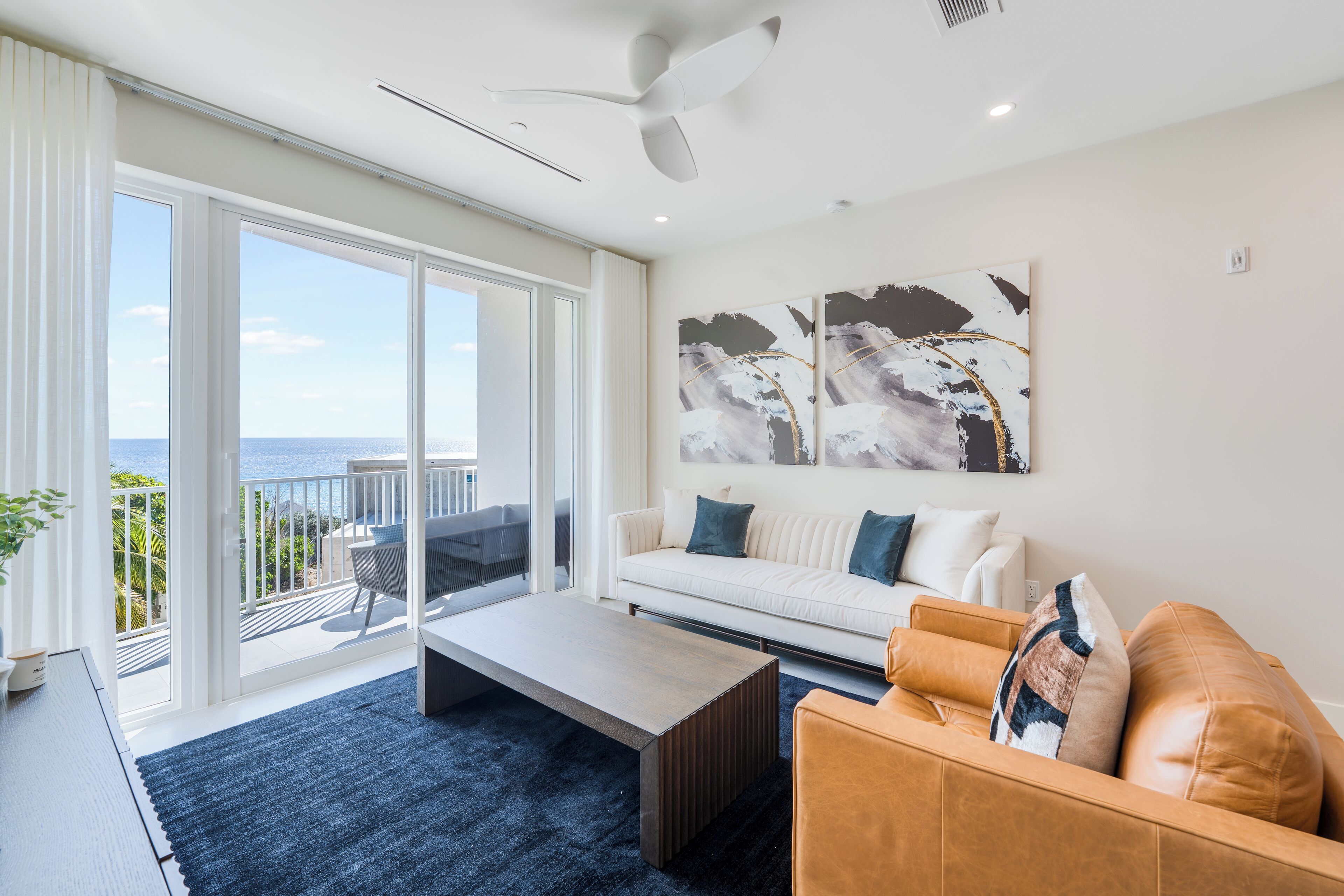 207 - 2 Bedroom Ocean View (2nd Floor) | Living area