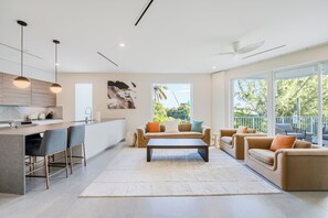 209 - 1 Bedroom Partial Ocean View (2nd Floor) | Living area