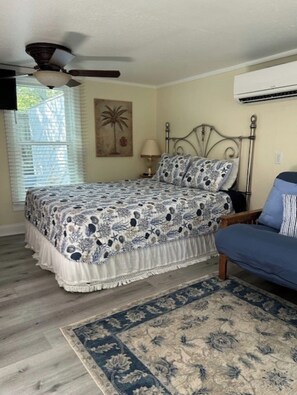 Studio | Living area